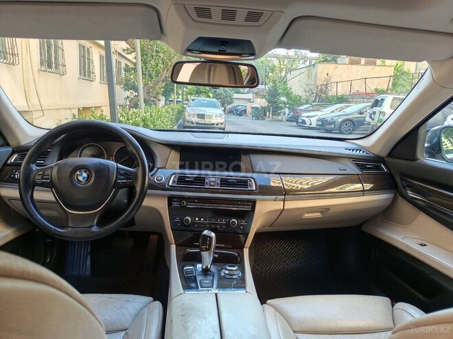 BMW 740-11
