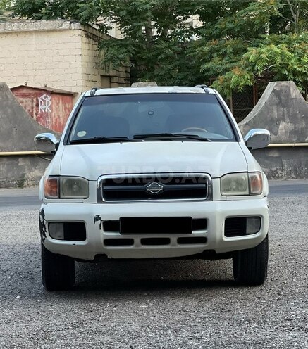 Nissan Pathfinder-1