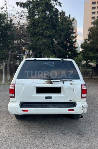 Nissan Pathfinder-2