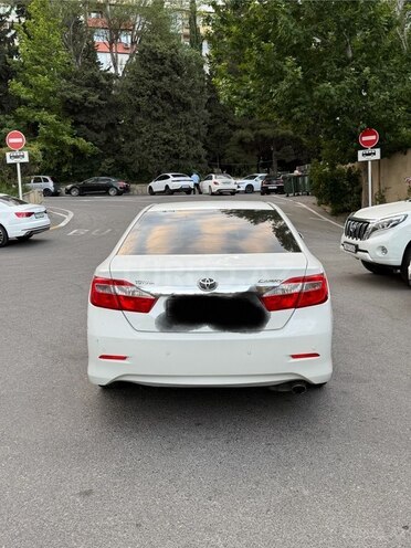 Toyota Camry-4