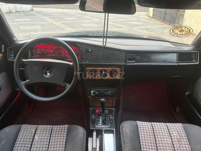 Mercedes 190-7