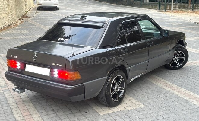 Mercedes 190-4