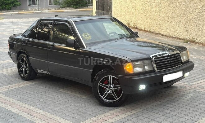 Mercedes 190-1