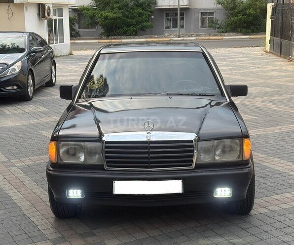 Mercedes 190-2