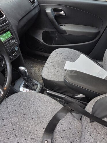 Volkswagen Polo-5