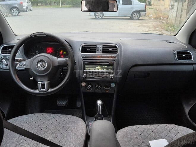 Volkswagen Polo-7