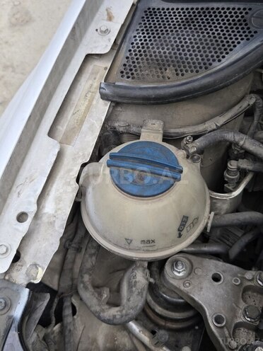 Volkswagen Polo-9