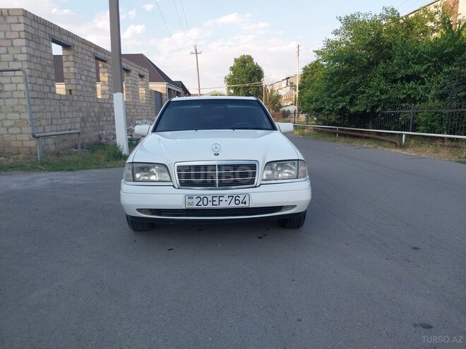 Mercedes C 200-1
