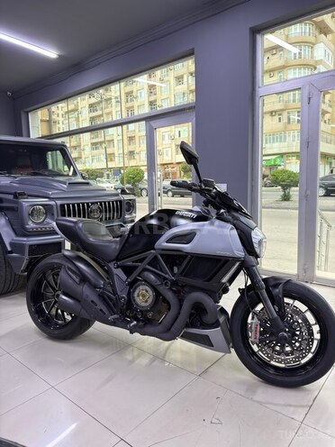 Ducati Diavel-3