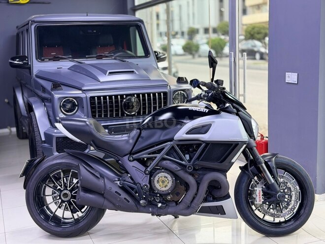 Ducati Diavel-1