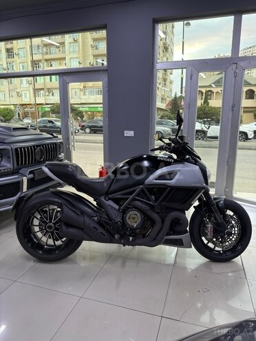 Ducati Diavel-4
