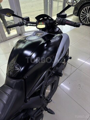 Ducati Diavel-7