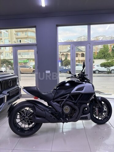 Ducati Diavel-17