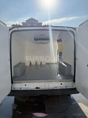 Ford Transit-9