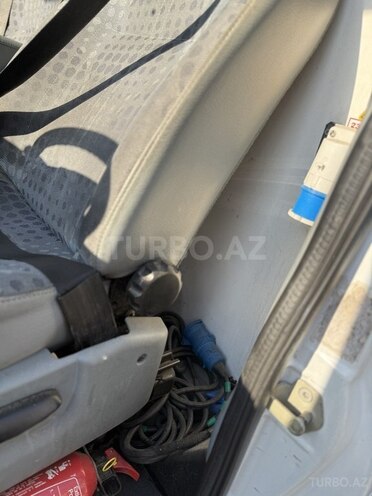 Ford Transit-13
