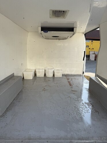 Ford Transit-8