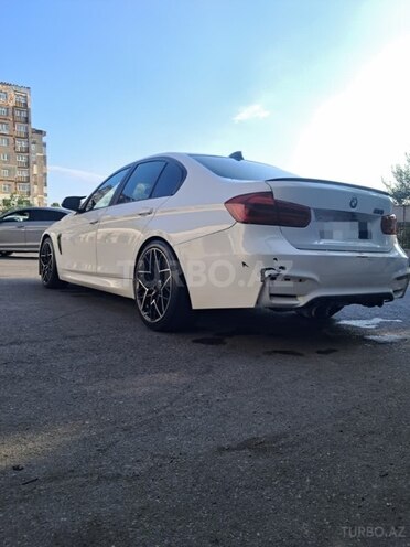 BMW 330-4