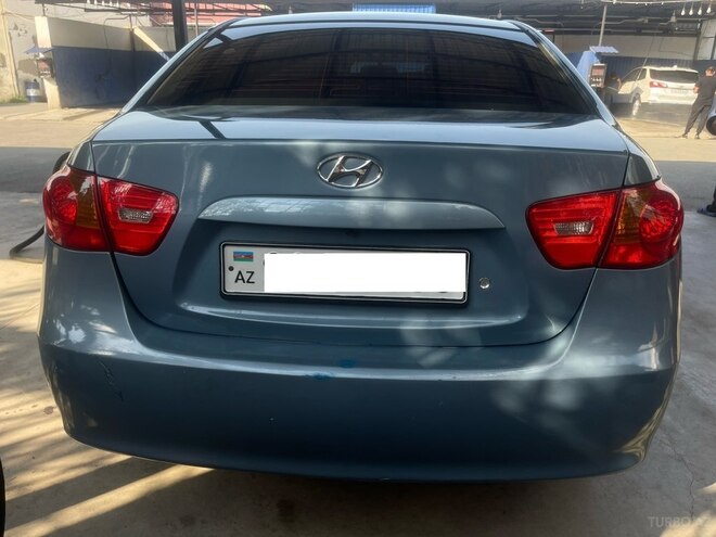 Hyundai Elantra-2