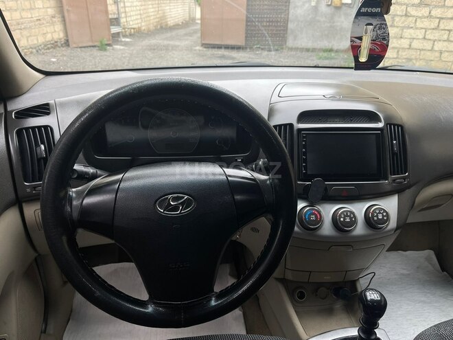 Hyundai Elantra-10