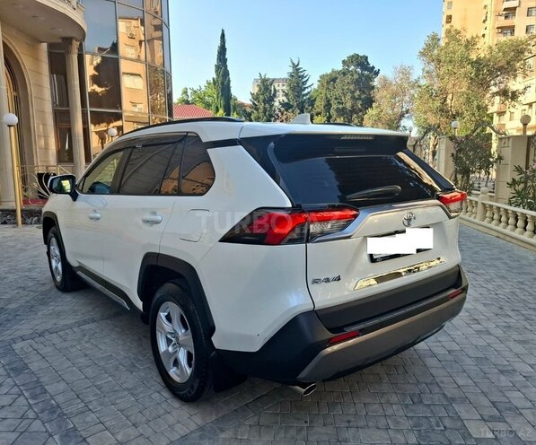 Toyota RAV4-7