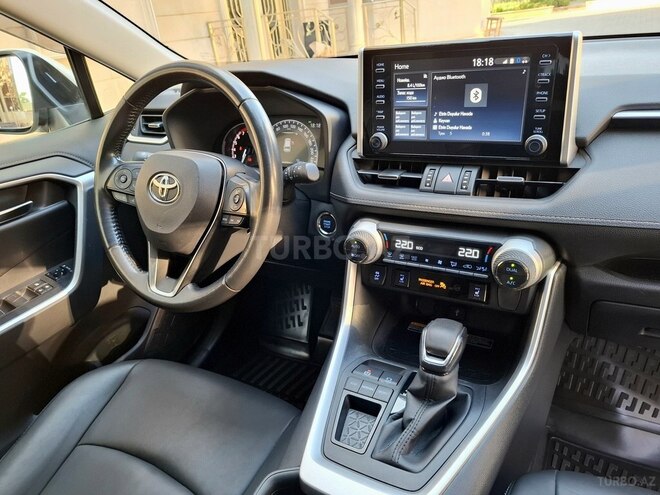 Toyota RAV4-11