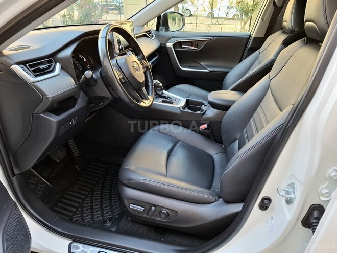 Toyota RAV4-9