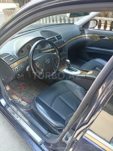Mercedes E 240-4