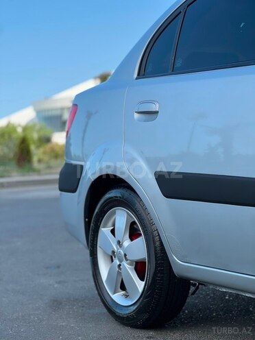 Kia Rio-5