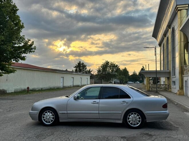 Mercedes E 220-5