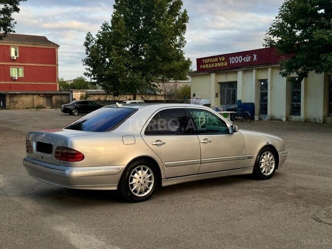Mercedes E 220-6