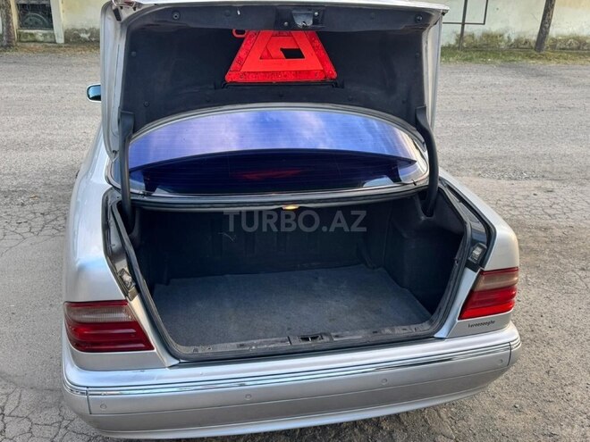 Mercedes E 220-8