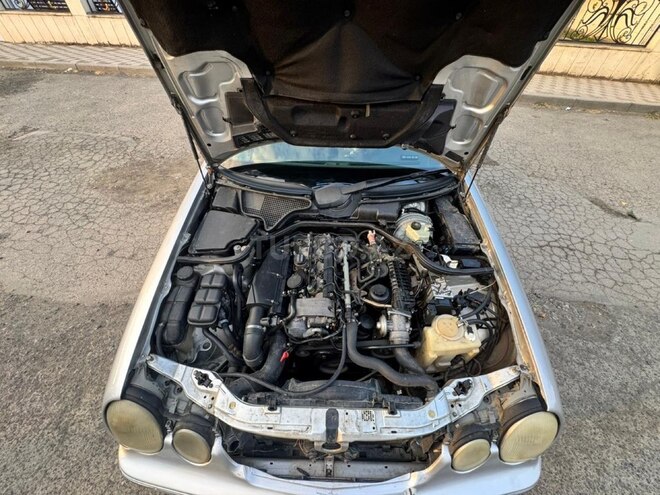 Mercedes E 220-15