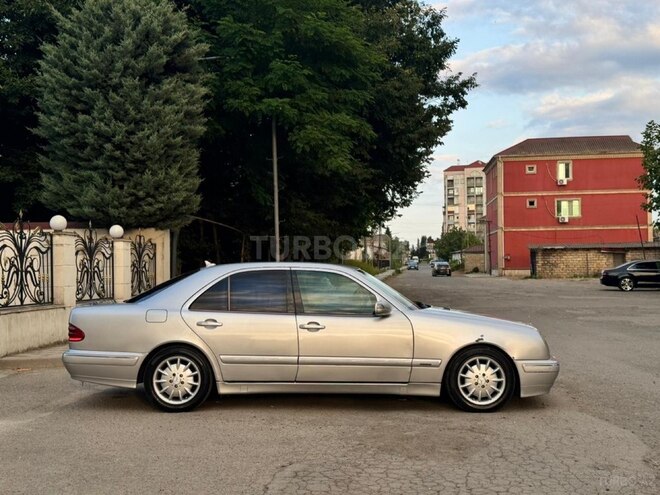 Mercedes E 220-7