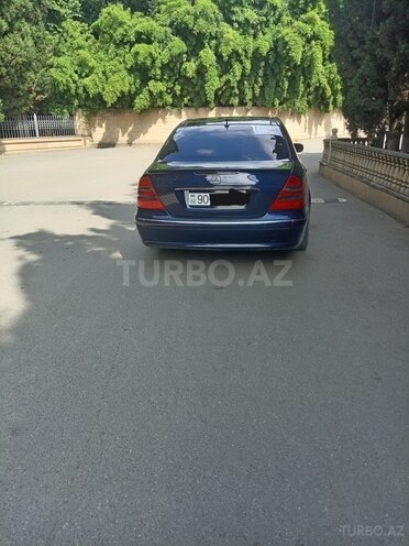 Mercedes E 240-2