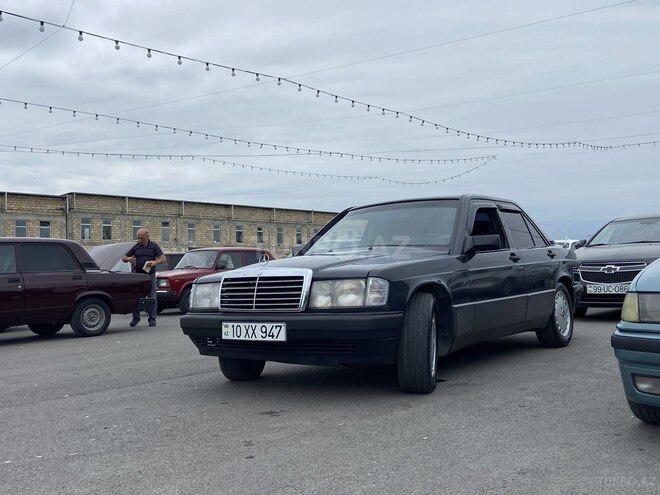 Mercedes 190-1
