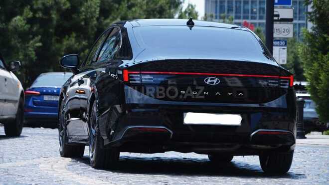Hyundai Sonata-4