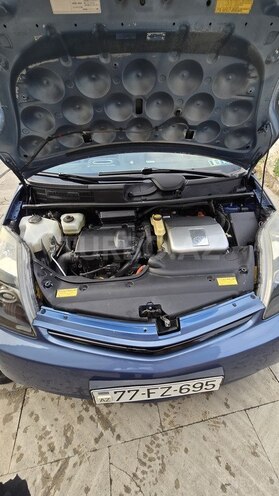 Toyota Prius-10