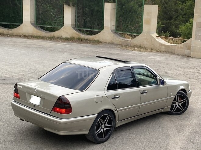 Mercedes C 200-12