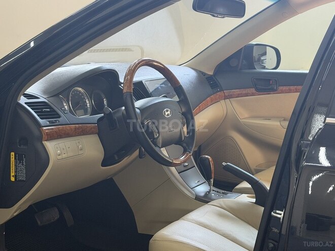 Hyundai Sonata-12