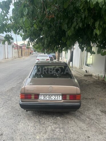 Mercedes 190-5