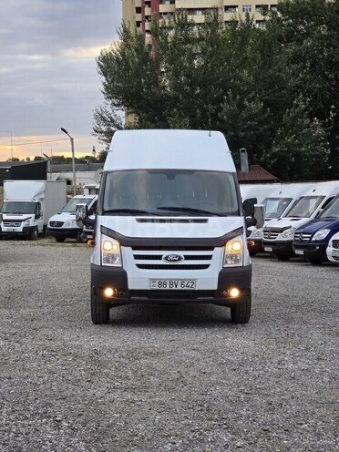 Ford Transit-2