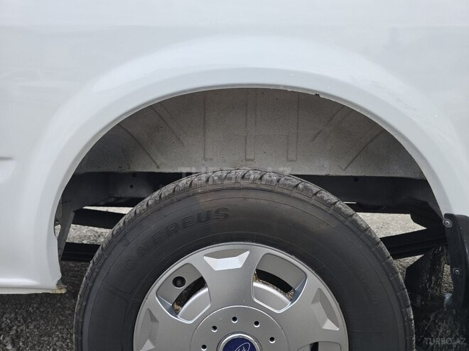 Ford Transit-17