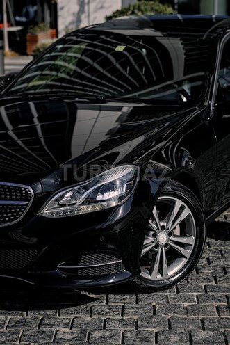 Mercedes E 220 4MATIC-10