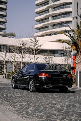 Mercedes E 220 4MATIC-12