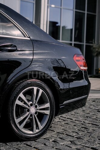 Mercedes E 220 4MATIC-15