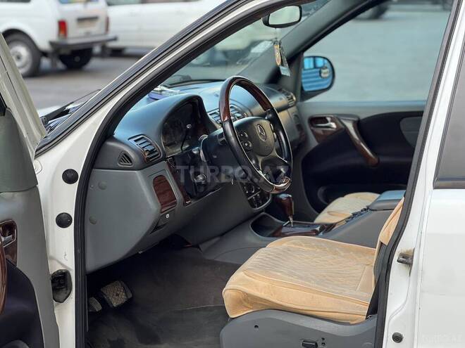 Mercedes ML 320-11