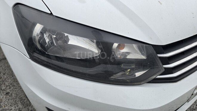 Volkswagen Polo-7
