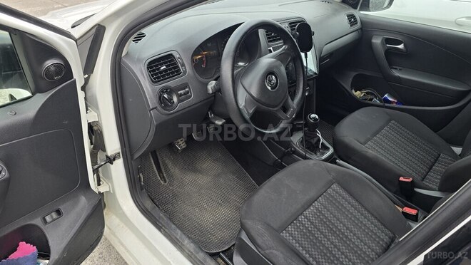 Volkswagen Polo-3