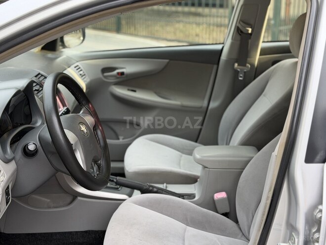 Toyota Corolla-11