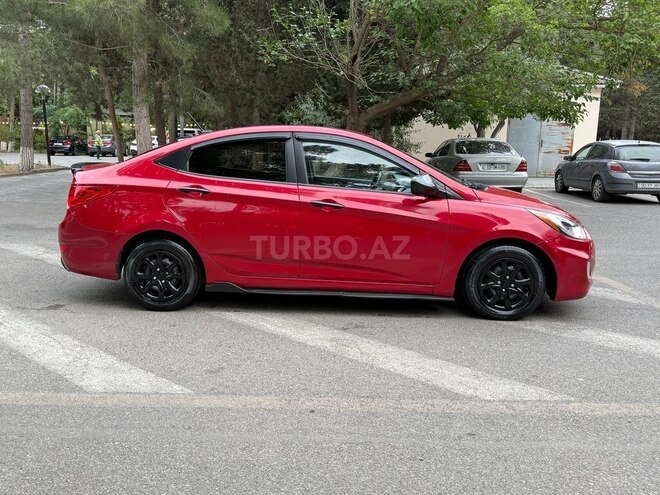 Hyundai Accent-6
